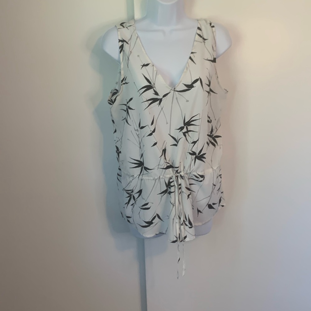 Banana Republic Floral Print Top Size M Black & White